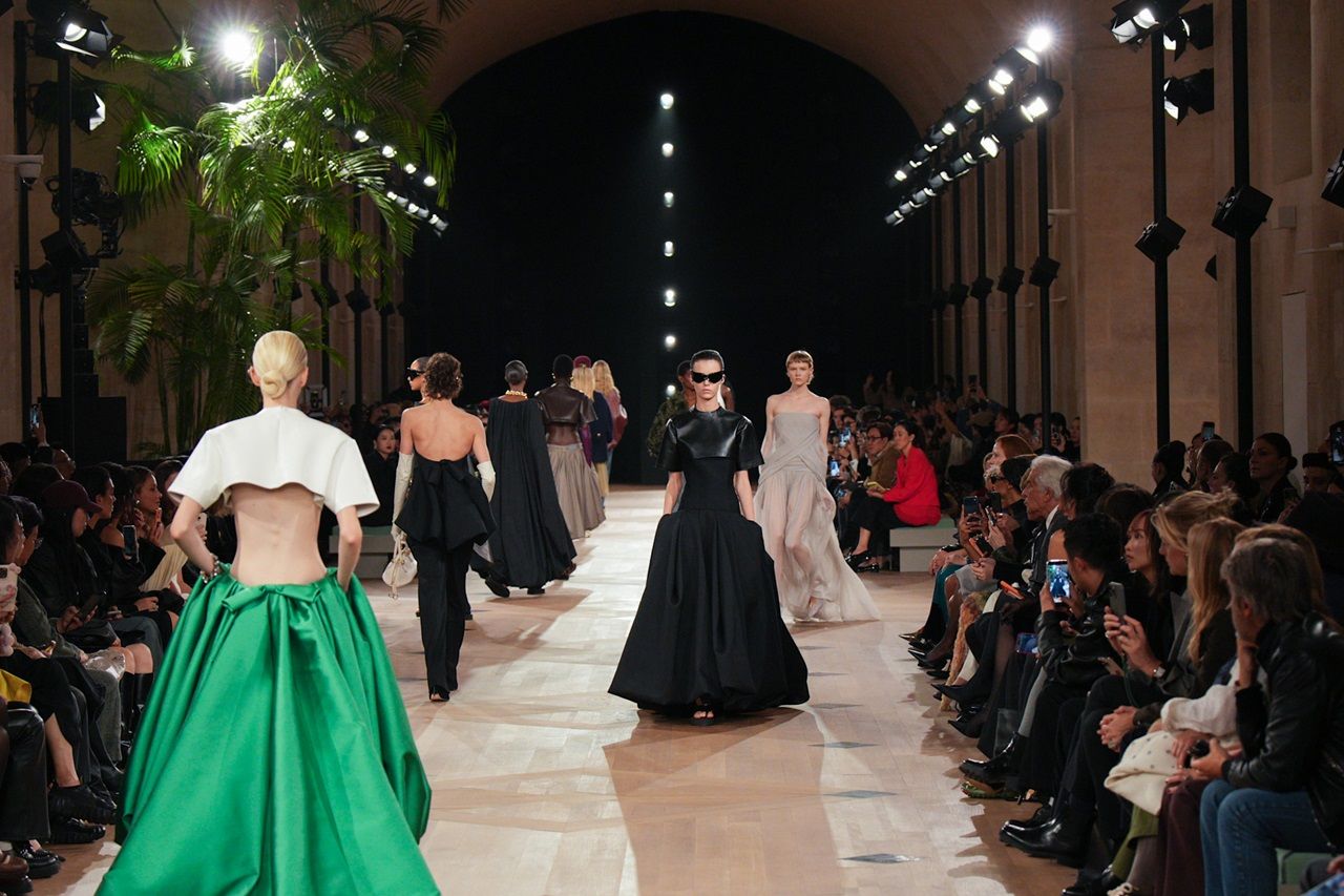 Il debutto di Pierpaolo Piccioli da Balenciaga