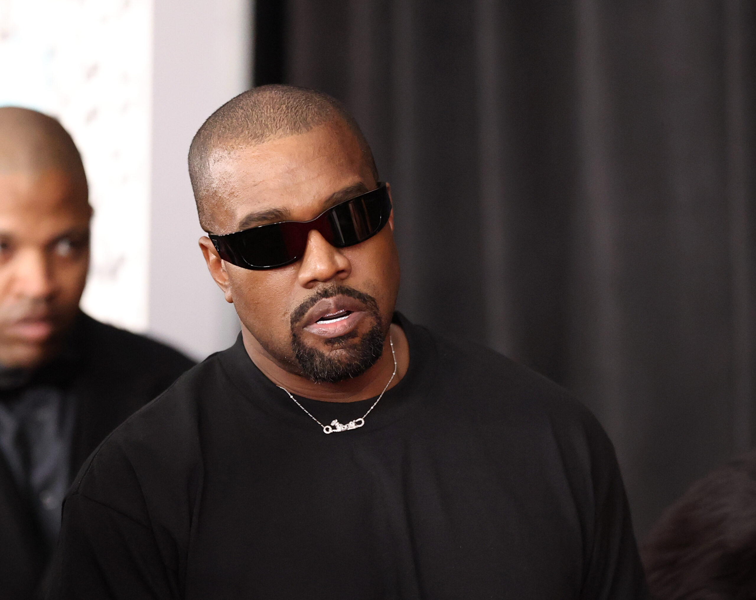 Il Regno Unito ha vietato l’ingresso a Kanye West