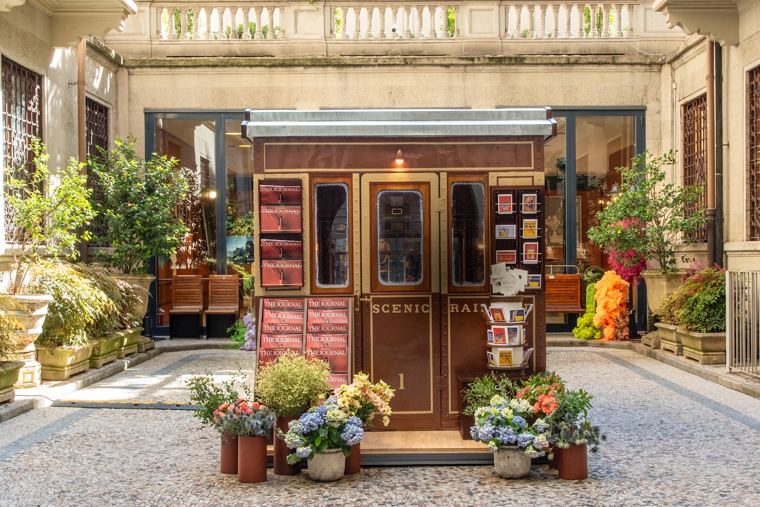 Montblanc celebra un secolo di pelletteria alla Milano Fashion Week 