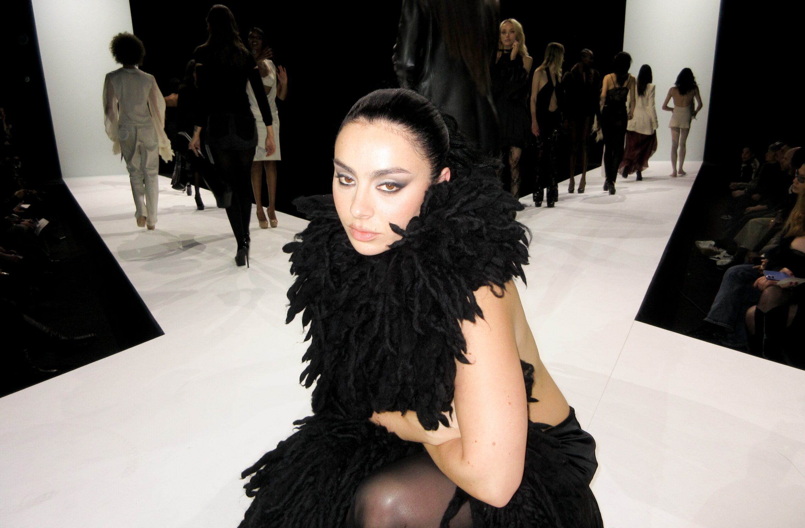 Charli XCX vuole ridefinire il concetto di popstar