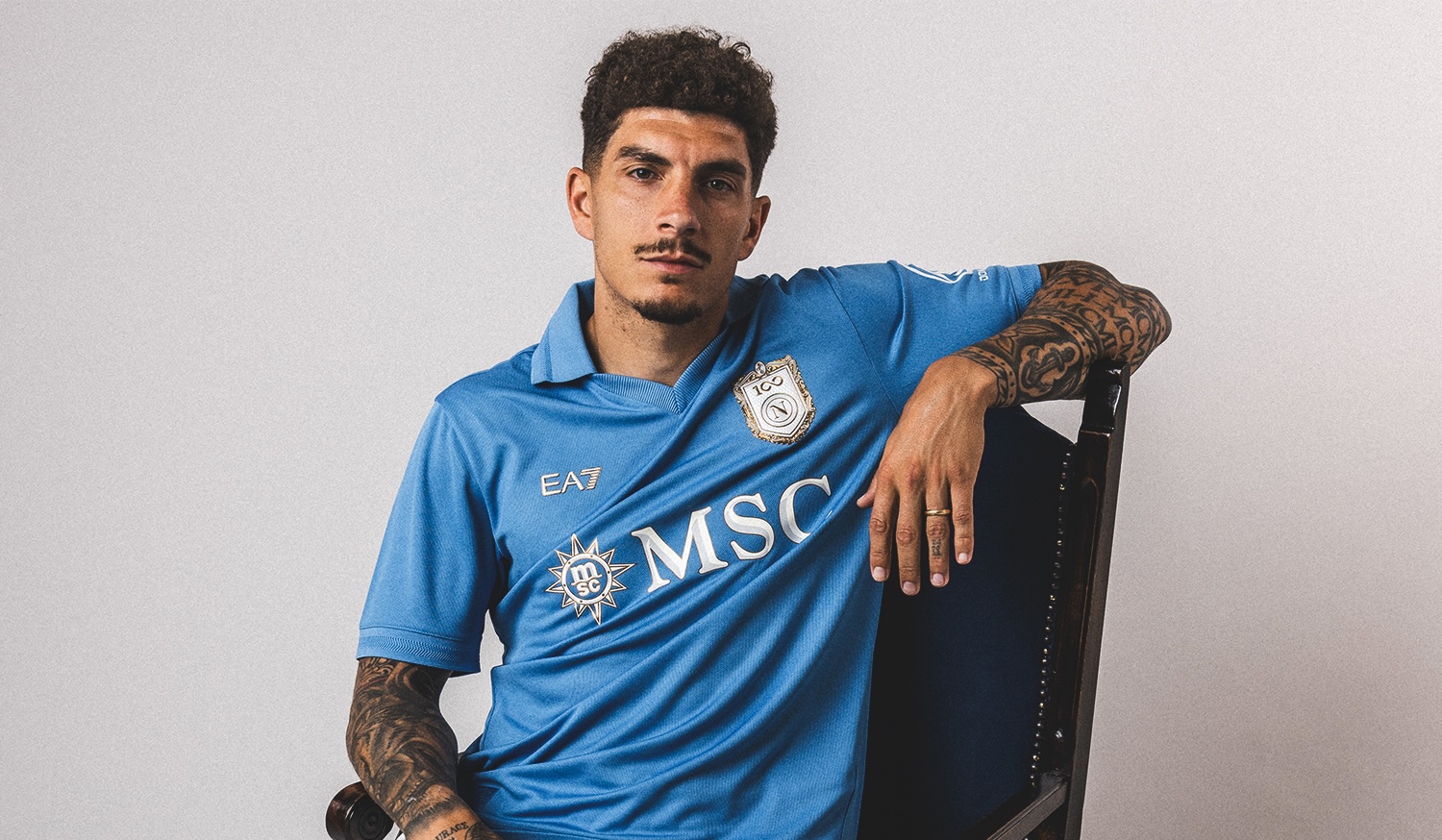 La maglia per i 100 anni del Napoli