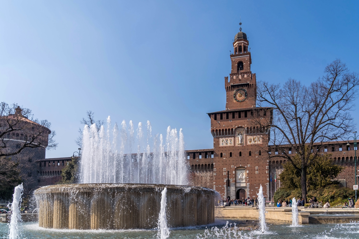 Louis Vuitton investe nel Castello Sforzesco