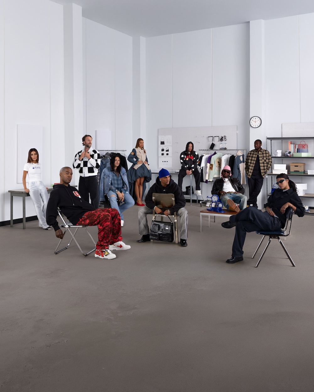 Off-White: dieci icone secondo dieci creativi