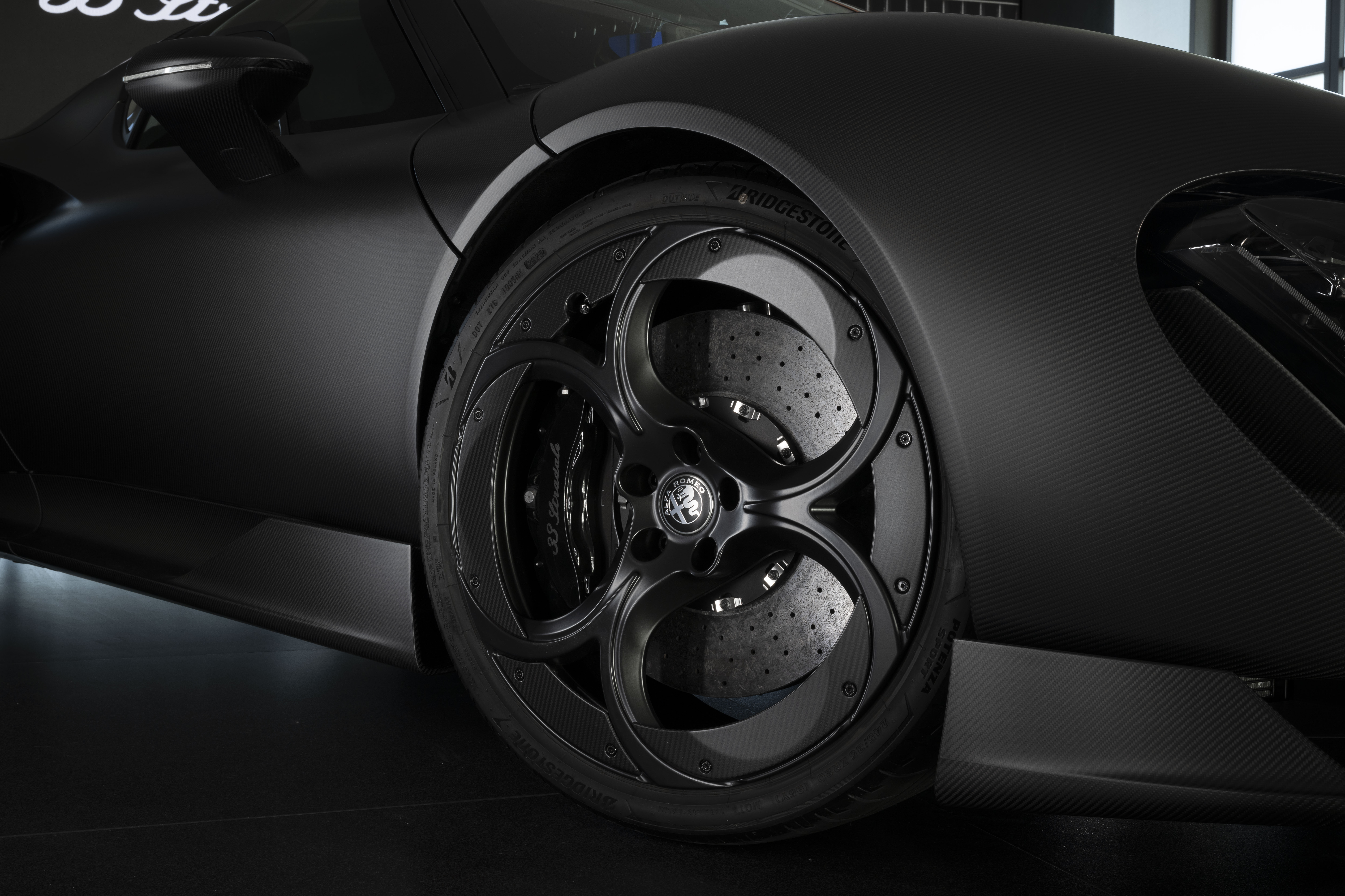 La 33 Stradale diventa “Perla Nera”