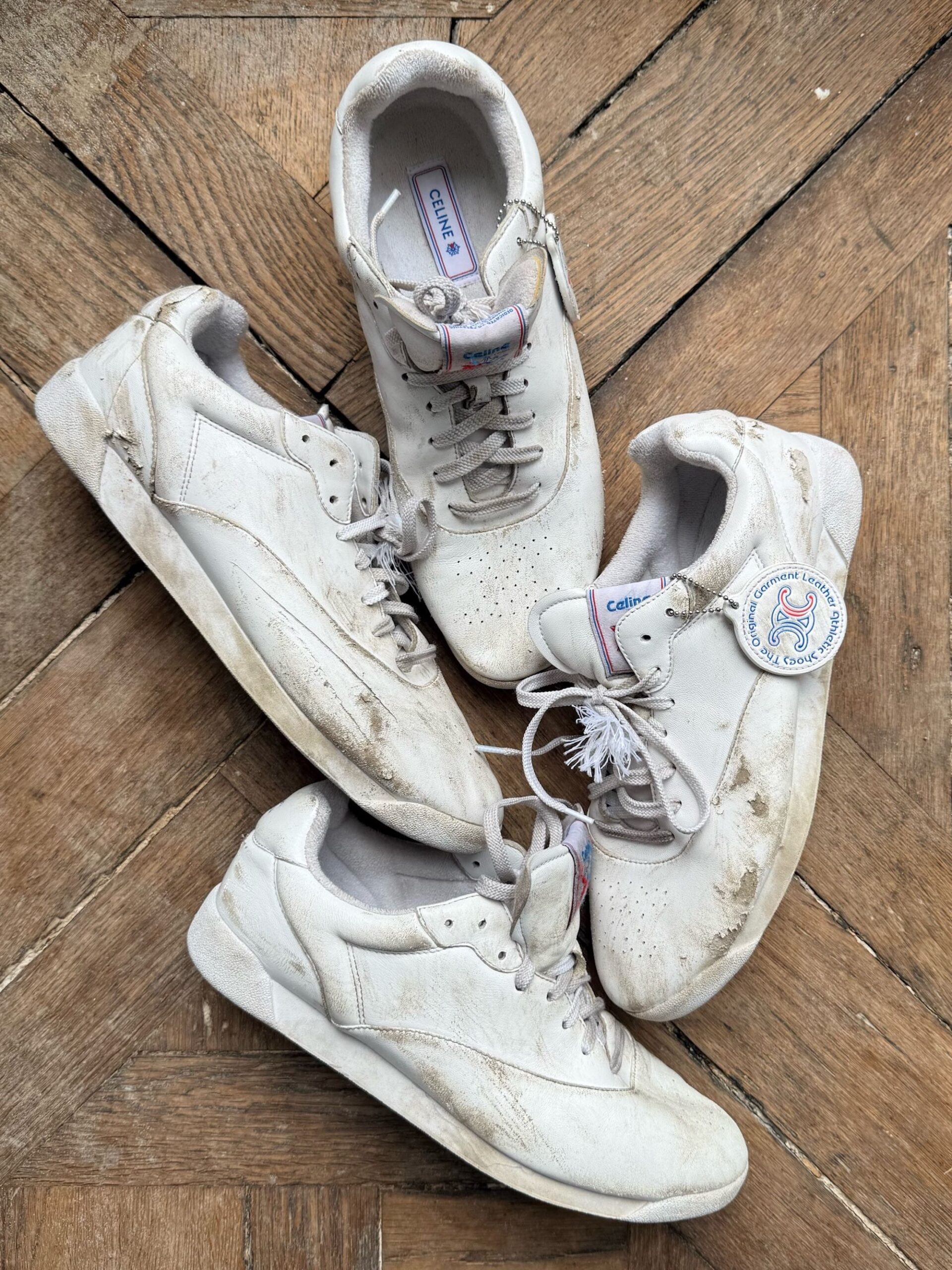 Perché ci piacciono le sneakers usurate?