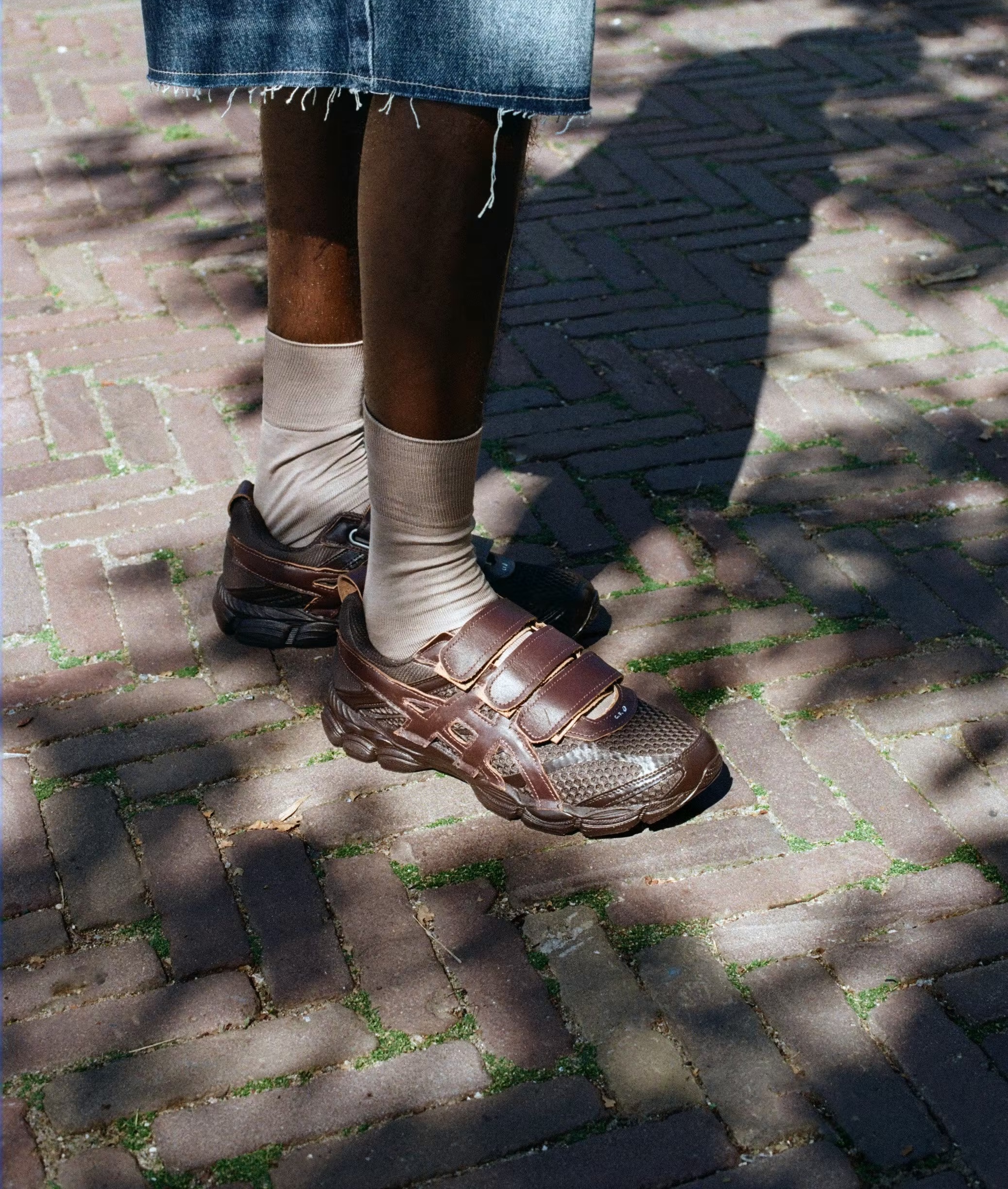 Le sneakers col velcro meritano la rivincita