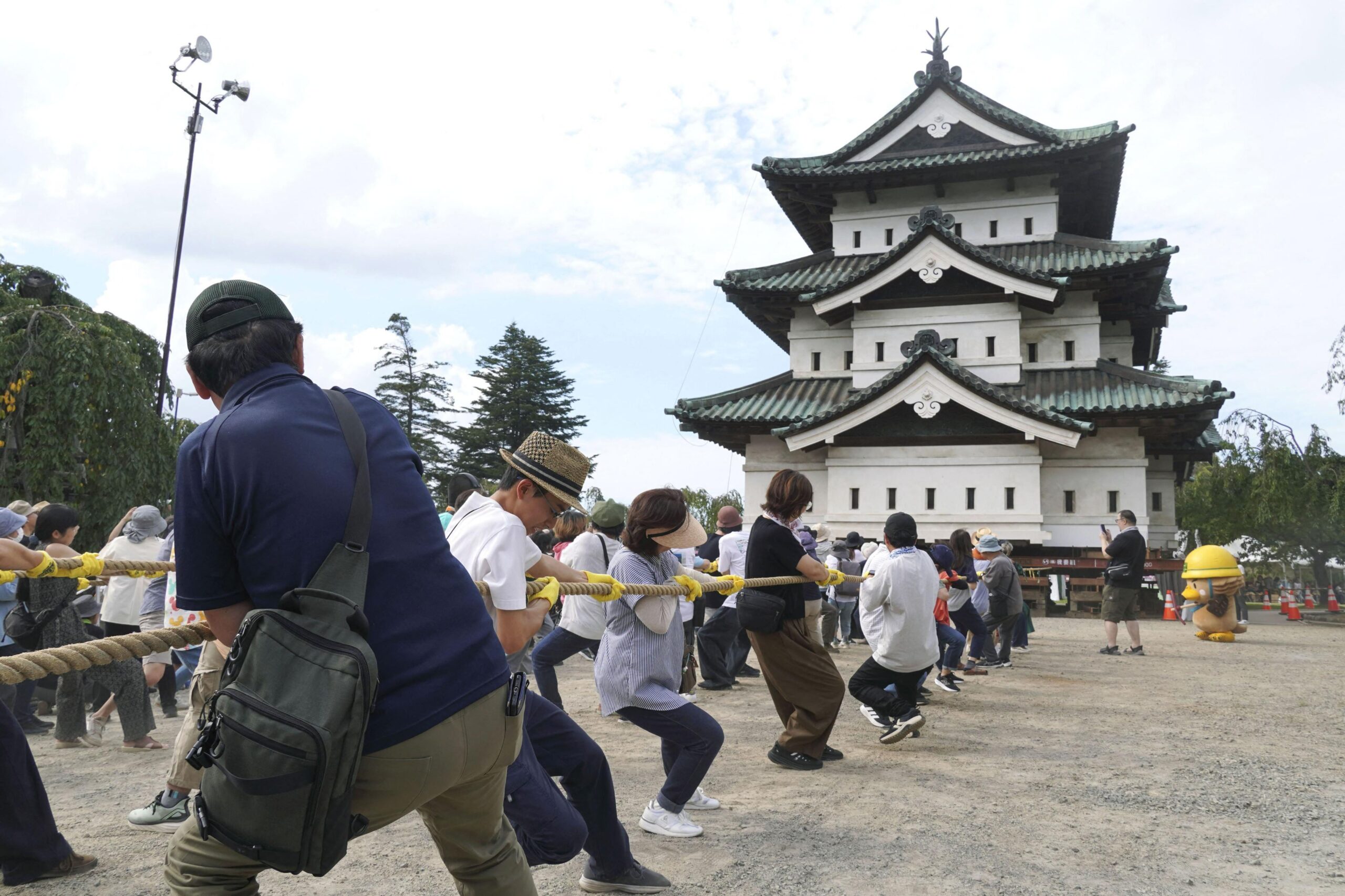 Spostare edifici a mano in Giappone