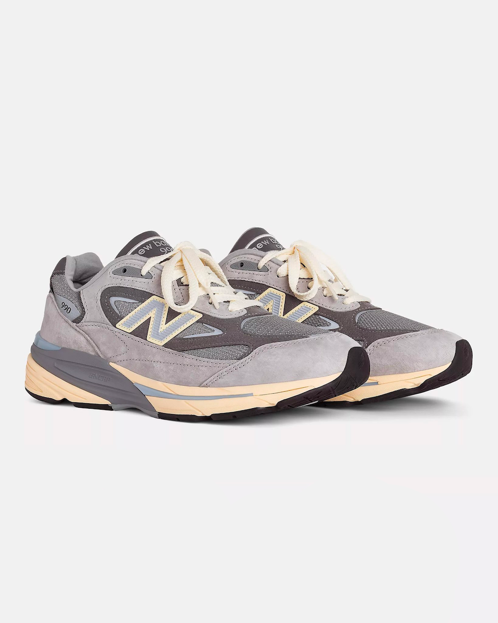 New Balance ha presentato le 990v7