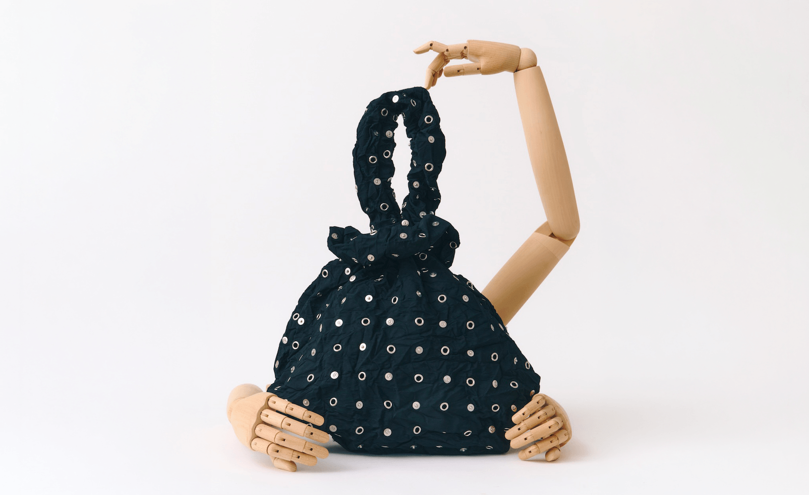 10 Corso Como presenta JASPER, la sua prima borsa
